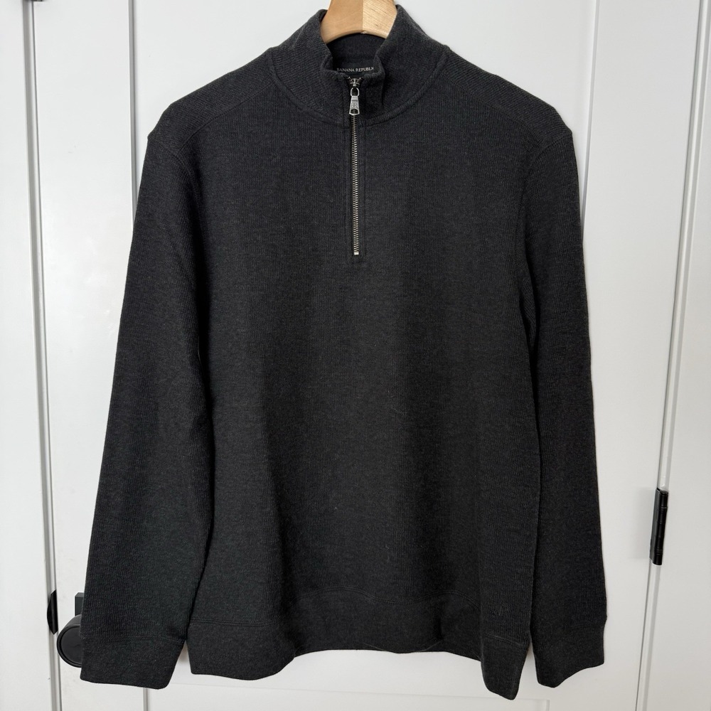 Banana Republic Men's Charcoal Gray Waffle Quarter Zip Pullover M NWT